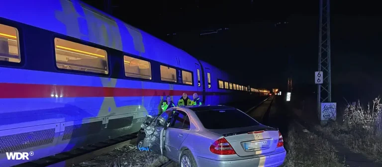 wdr-autounfall-zusammenstoss-mit-ice-in-derne-100